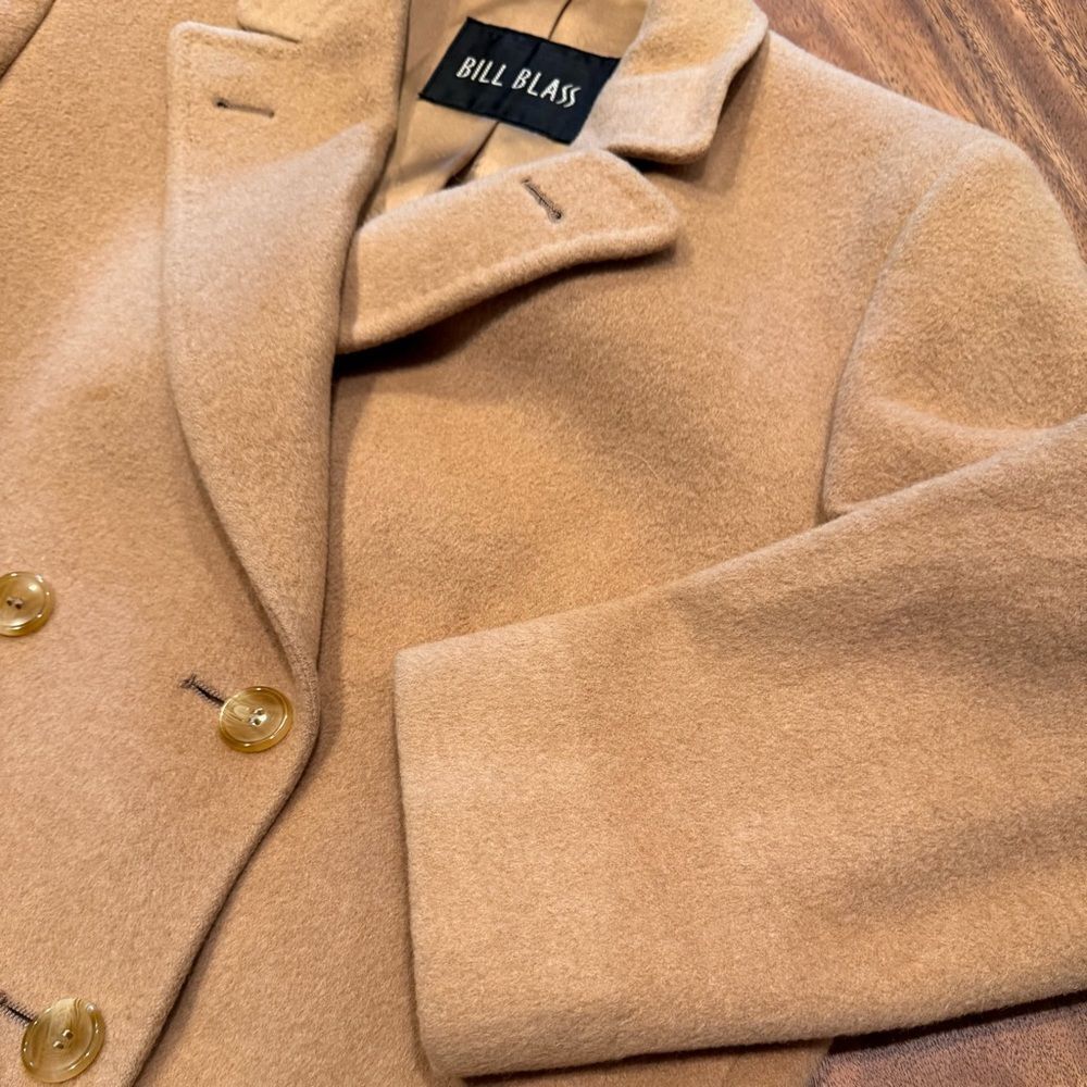 Bill Blass Early 1970s Vintage Fitted Bill Blass Camel Coat - Picture 5 of 14